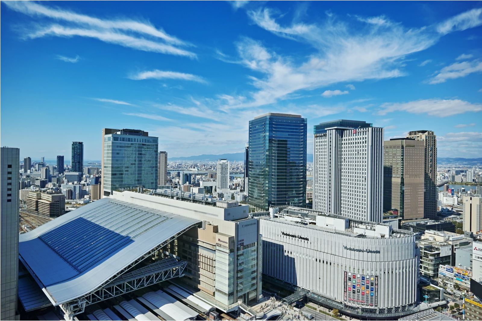 大阪駅・梅田エリアの空撮